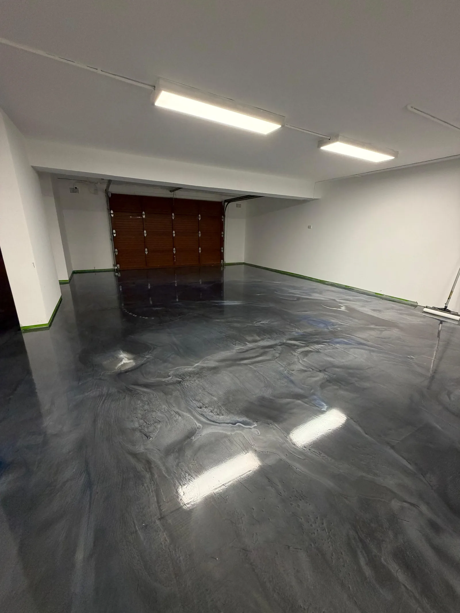 Silver metallic epoxy garage floor — Hills District, Sydney